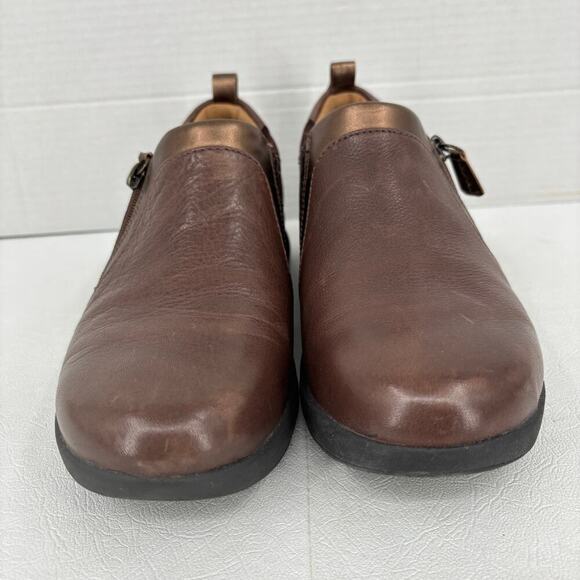Clarks Loafer Shoe Size 8 Brown Copper Leather Side Zip Slip On Comfort - Picture 4 of 10